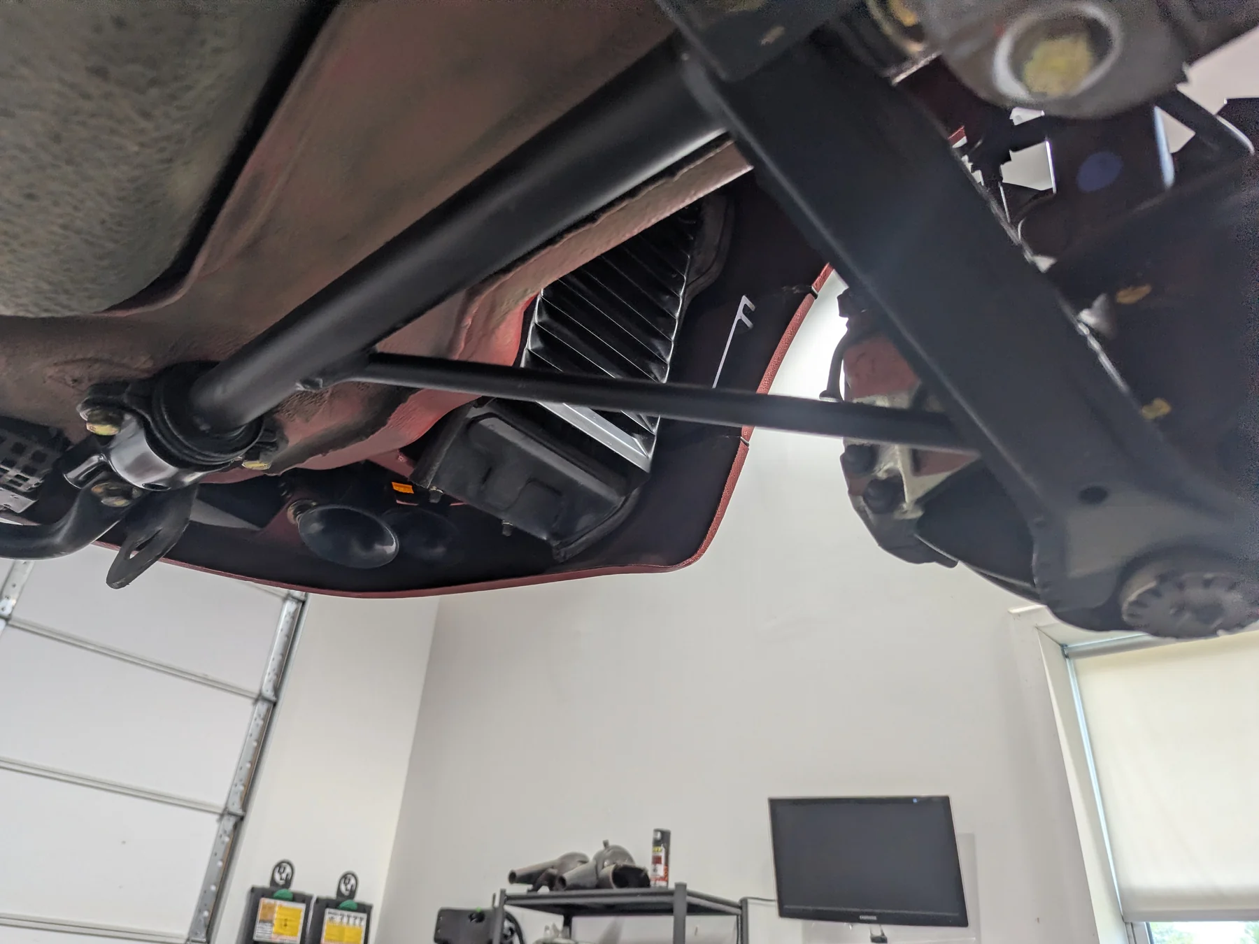 After dry ice cleaning: matching chassis and underbody detail of the 1988 Porsche 911