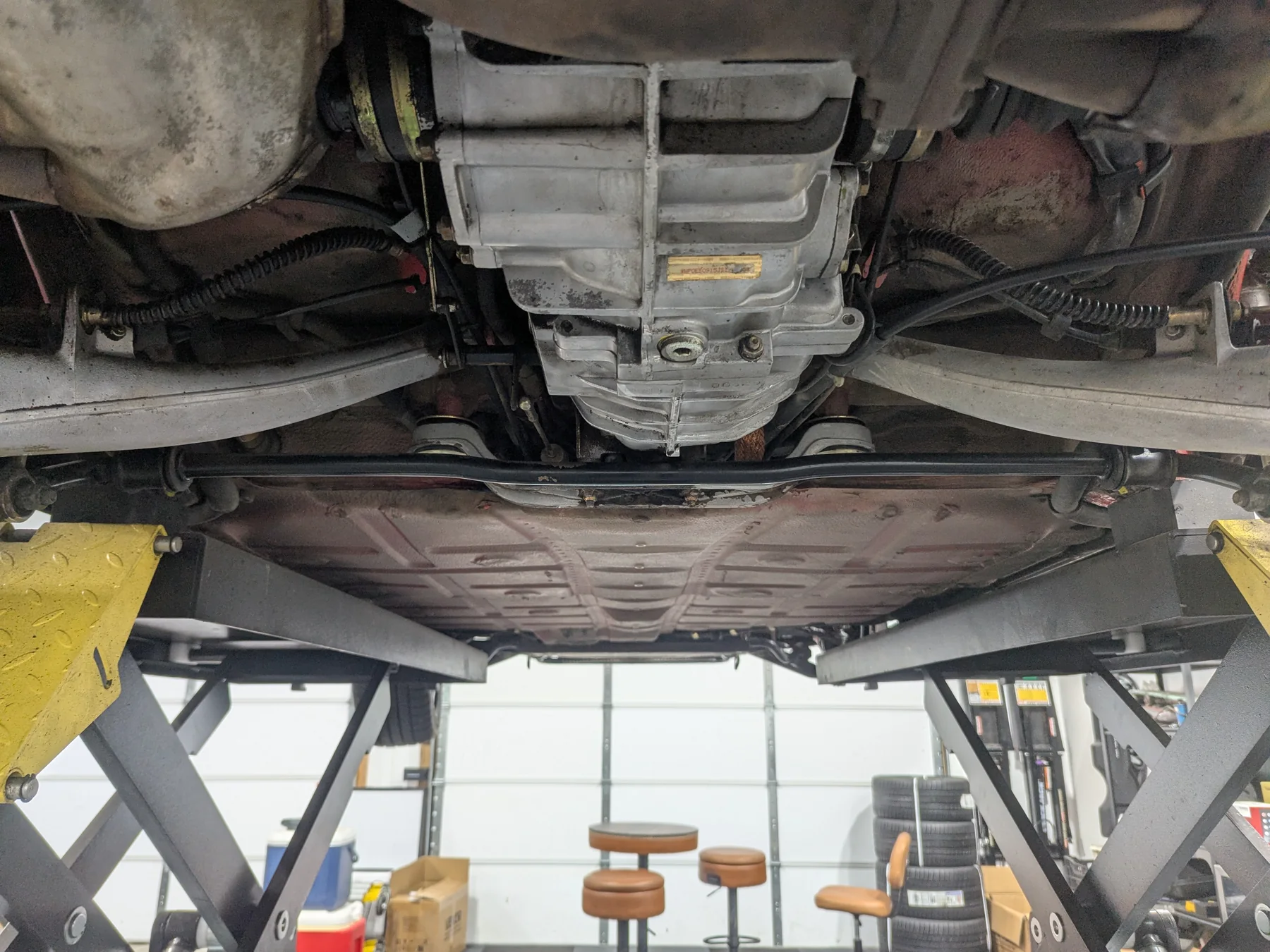 After dry ice cleaning: matching engine, transmission, suspension, and exhaust-adjacent detail of the 1988 Porsche 911